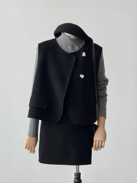 学院风圆领双面羊毛马甲女百搭叠穿两粒扣坎肩背心上衣毛呢短外套