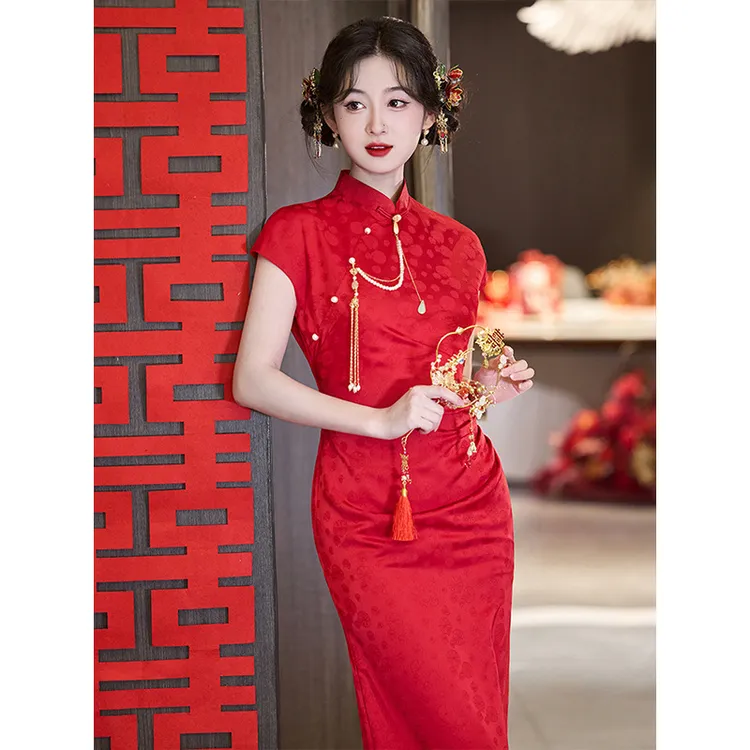 红色新中式订婚旗袍女2025新款新娘结婚礼服领证礼裙晨袍高级感