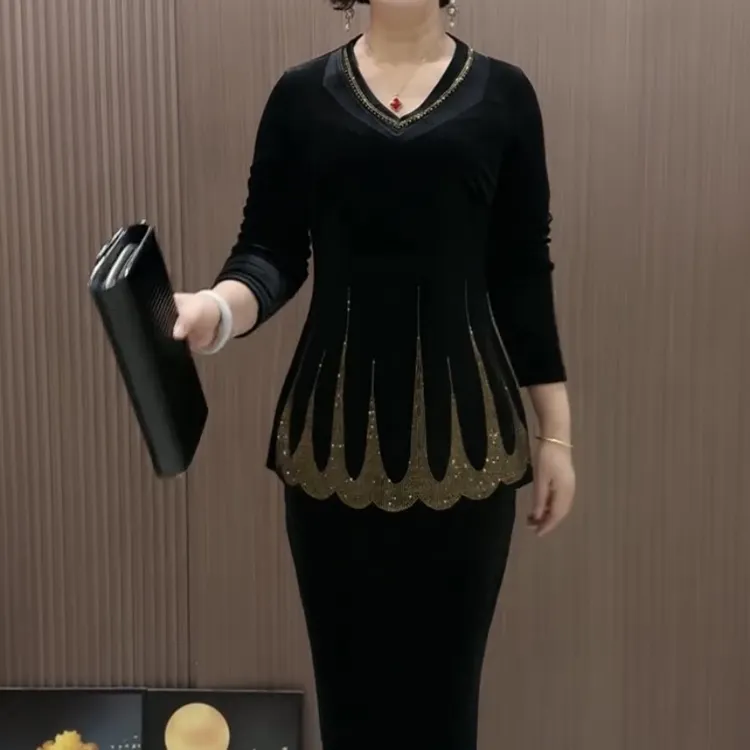 时尚百搭丝绒烫钻小衫搭配裤子尽显优雅气质妈妈装套装洋气显瘦