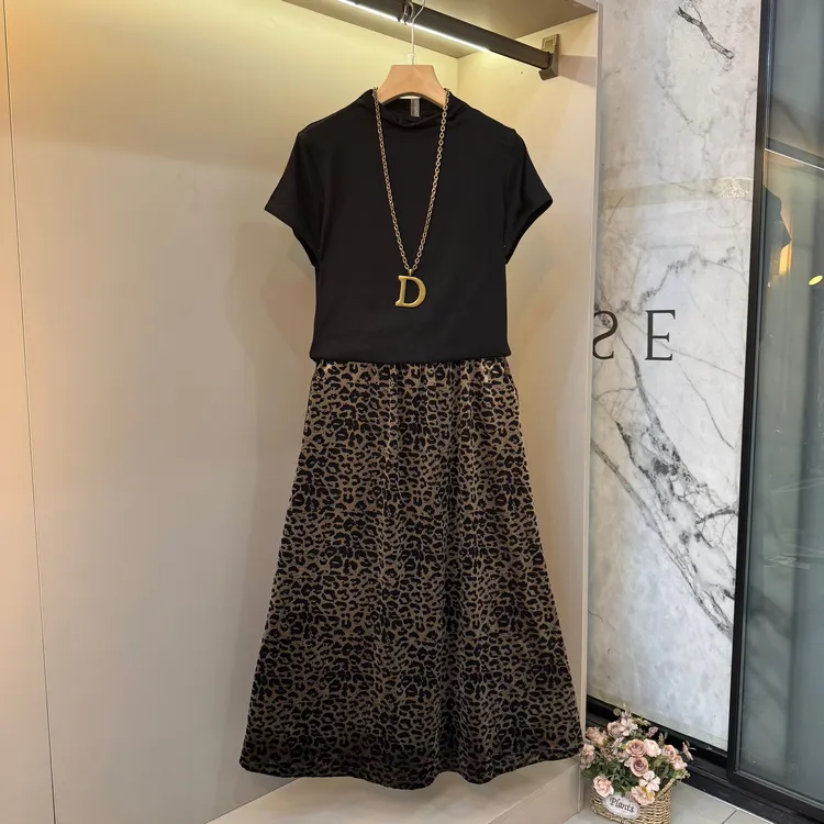 秋季时尚欧货洋气2025胖MM短袖上衣+显瘦半身裙两件套套装1129