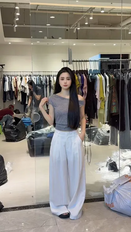 斜肩纯欲风短袖T恤女装夏季2025新款气质设计感显瘦修身短款上衣