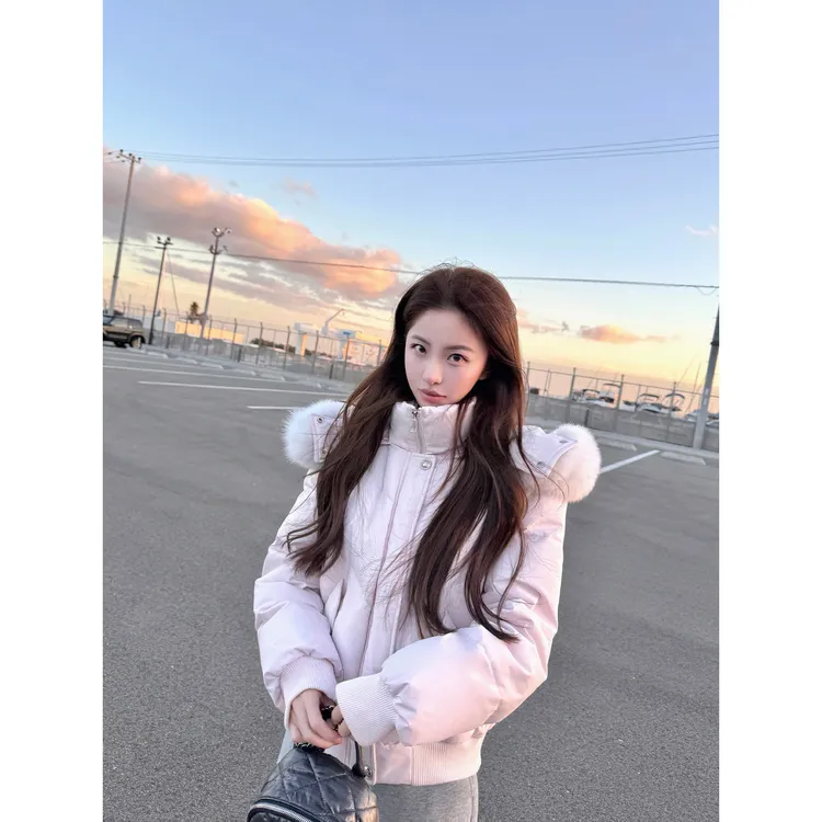 韩系甜美温柔粉色大毛领连帽棉服冬季2025新款高级感加厚面包服女