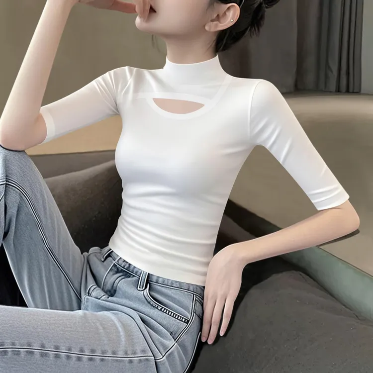 2025早秋新款白色镂空半高领中袖女设计感紧身五分袖螺纹上衣百搭