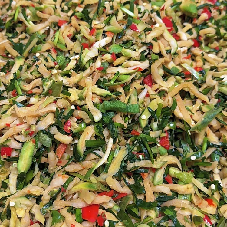 大别山新县特产剁椒腌韭菜萝卜丝