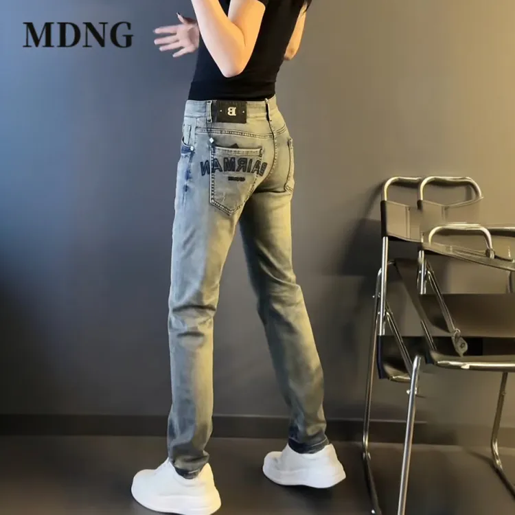 MDNG轻奢男装潮流夏季字母印花男士复古弹力透气休闲直筒牛仔裤子