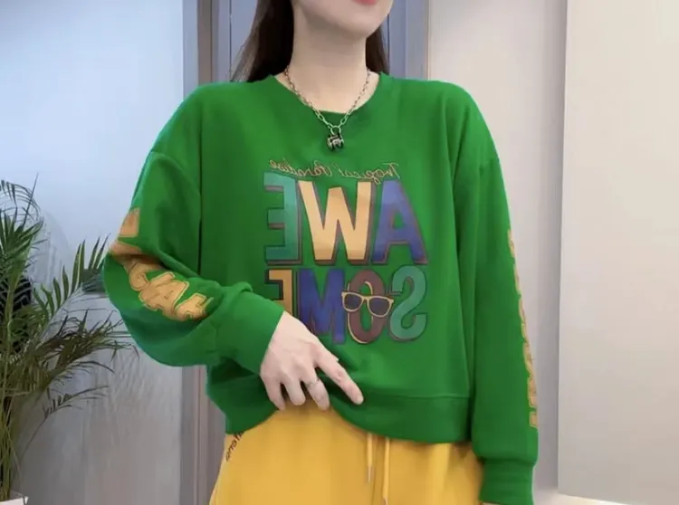 2025春秋新款百搭拼接宽松显瘦时尚洋气休闲袖子印花减龄圆领卫衣