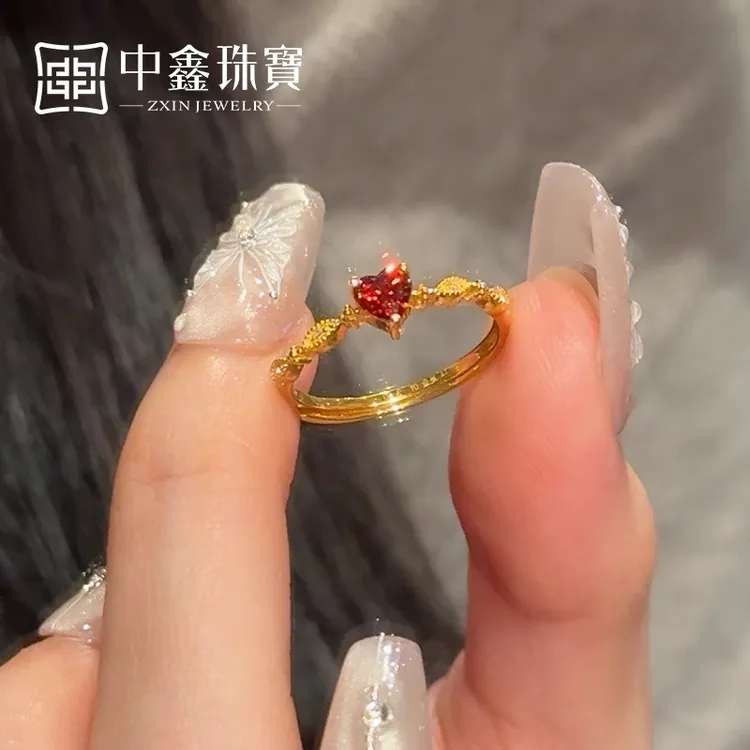 中鑫珠宝绯红梦境戒指足金镶嵌款式戒法式高级感爱心圈戒 HR769