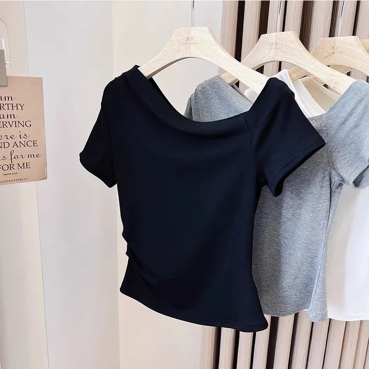 斜肩短袖t恤女夏季2025新款修身显瘦露肩洋气收腰短款一字领上衣