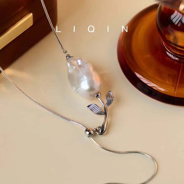 丽沁 纯铜仿珍珠项链 异形珠玫瑰花毛衣链时尚大气简约百搭项链