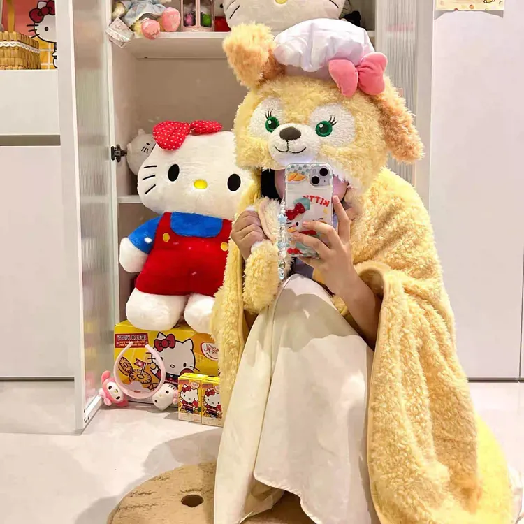 【吐司】可爱饼饼披肩毛毯毛绒连帽斗篷卡通保暖披风办公室午睡毯