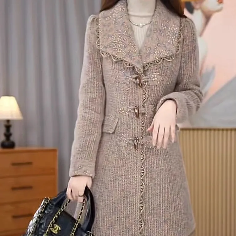 高档气质加绒加厚翻皮绒外套女2025秋冬新款时尚收腰显瘦通勤大衣