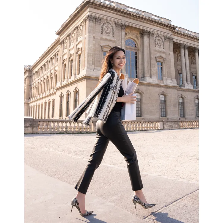 【余书】“法兰西的随想”小香风山羊绒渐变色系银扣外套上衣Y304126