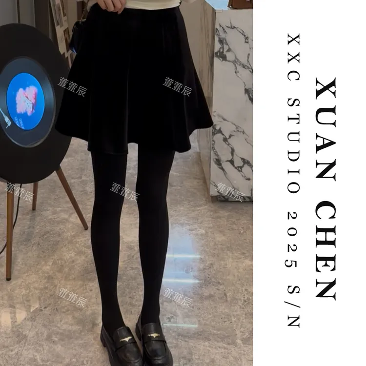 【黑天鹅派对】半身裙女款爆款2025新款洋气百搭黑色丝绒短裙#8889