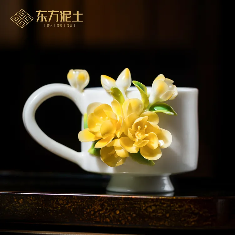 东方泥土陶瓷釉下彩腊梅花非遗瓷花摆件送礼佳品