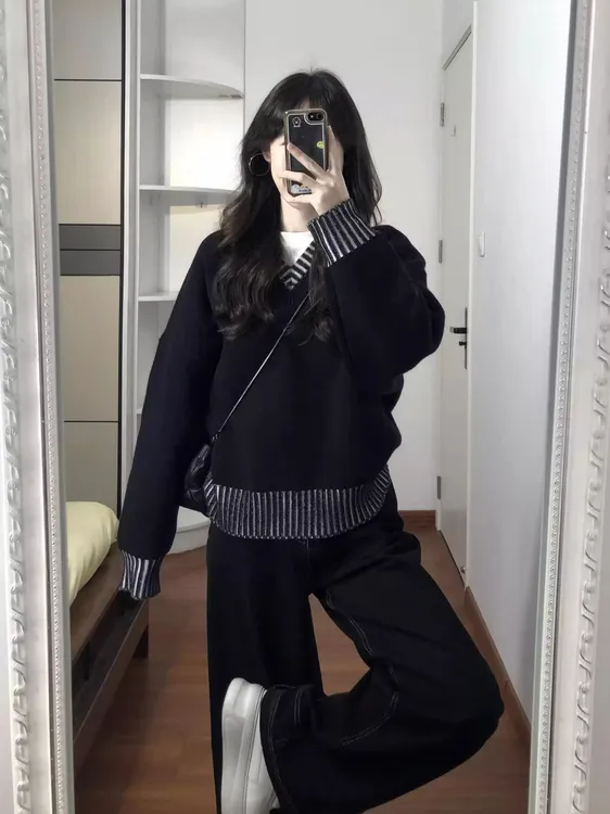 韩系黑色毛衣慵懒高级感秋冬V领条纹撞色设计感秋冬针织衫上衣女