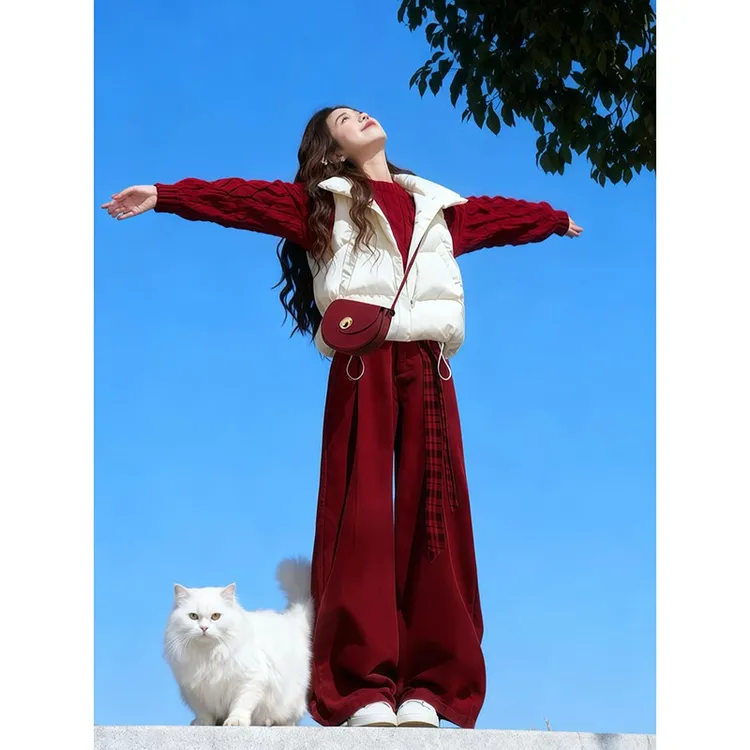 冬季套装女2025新款女学院风棉服马甲红色毛衣加绒阔腿裤圣诞战袍
