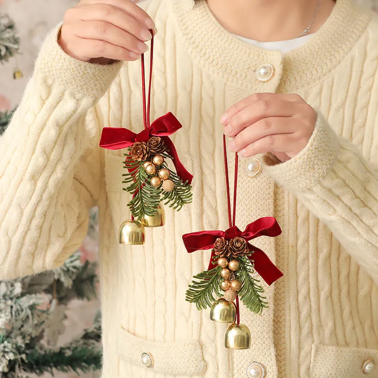 圣诞节装饰仿真松果铃铛挂件圣诞车挂浆果藤圈小花环尤加利小花环