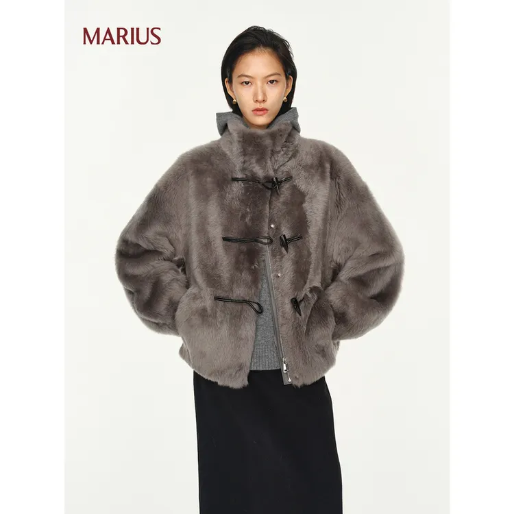 MARIUS‘毛毛熊‘高奢牛角扣皮草外套
