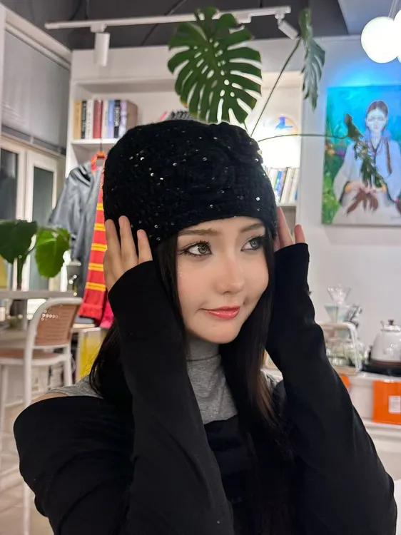 【新疆包邮】花朵时尚休闲风包头帽秋冬黑色加厚女士女帽子冬季