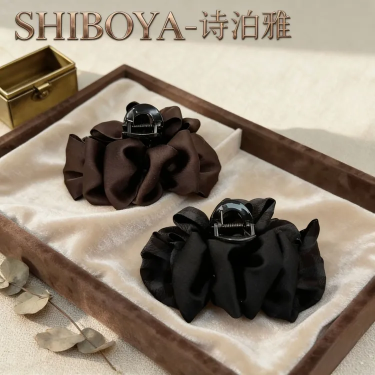 诗泊雅 CC专属法式缎面云朵泡泡抓夹