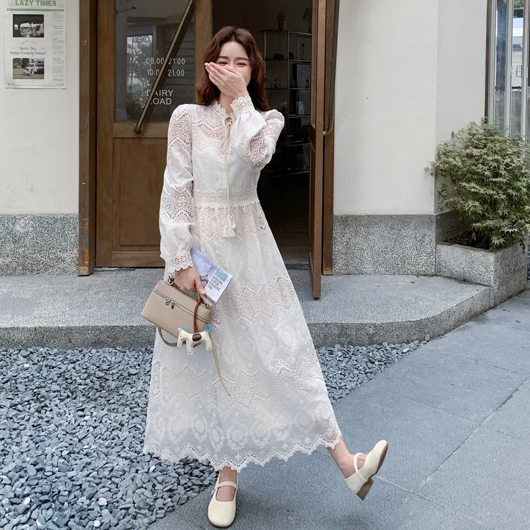 法式重工刺绣蕾丝镂空连衣裙女2025早秋新款温柔系白月光气质长裙