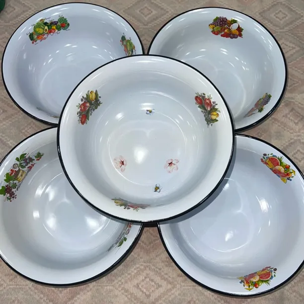 俄罗斯原装进口正品搪瓷2升盆加厚新款洗菜和面熬果酱家用通用灶