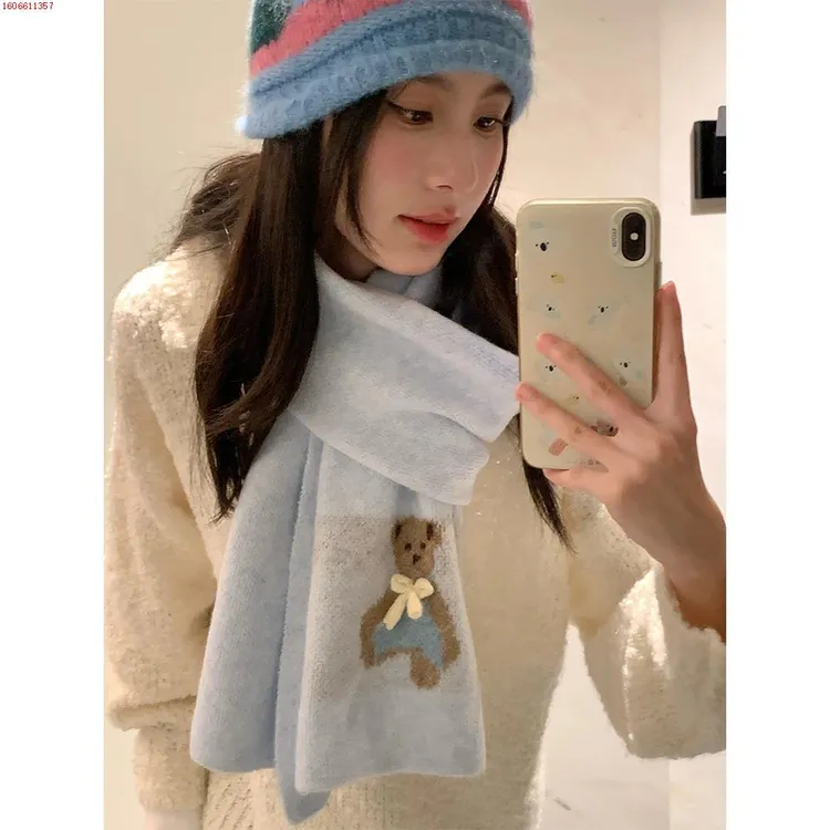 可爱小熊刺绣羊毛针织围巾女秋冬季2025新款保暖学生护颈毛线围脖