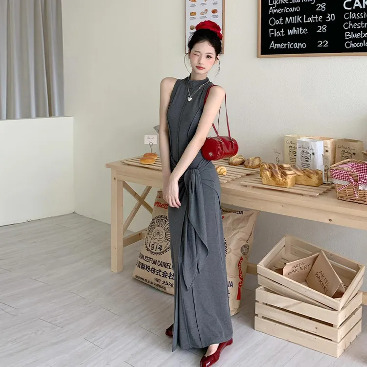 法式无袖背心吊带连衣裙子女夏季2025新款高级感气质收腰包臀长裙