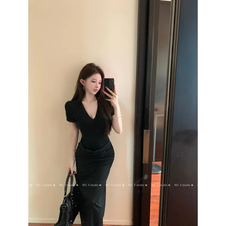 纯欲性感V领短袖连衣裙女夏季新款高级感辣妹收腰显瘦包臀长裙子