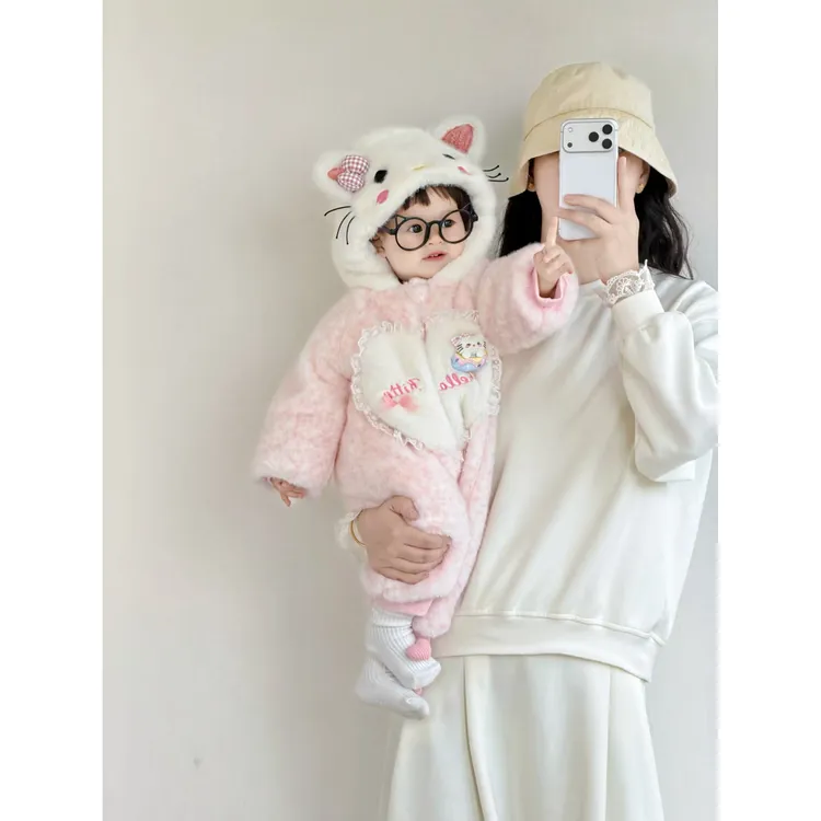 婴幼儿哈衣爬服可爱居家休闲风连帽长款冬季女拉链外出服