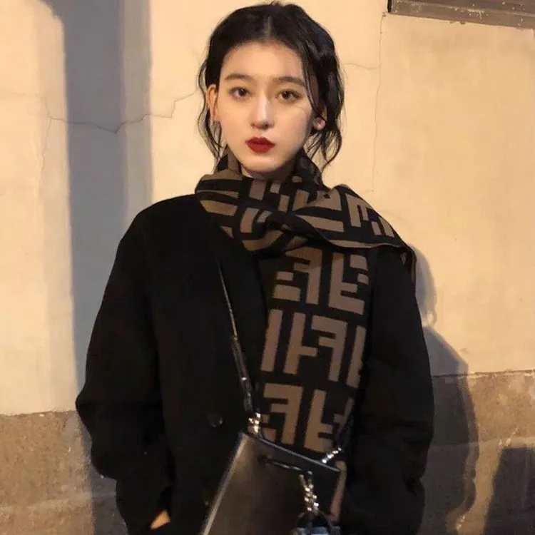 加厚长款保暖ins围巾上档次港风仿羊绒披肩冬季双F字母百搭东大门