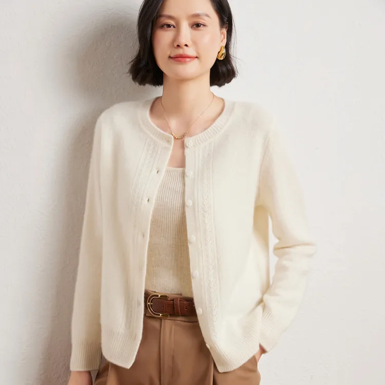 气质修身秋季减龄绞花衫针织纯色圆领百搭毛衣