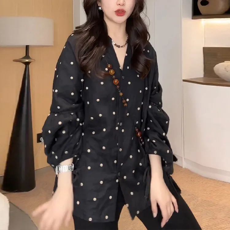 设计感小众洋气灯笼袖时尚波点长袖衬衫春季减龄宽松显瘦V领上衣