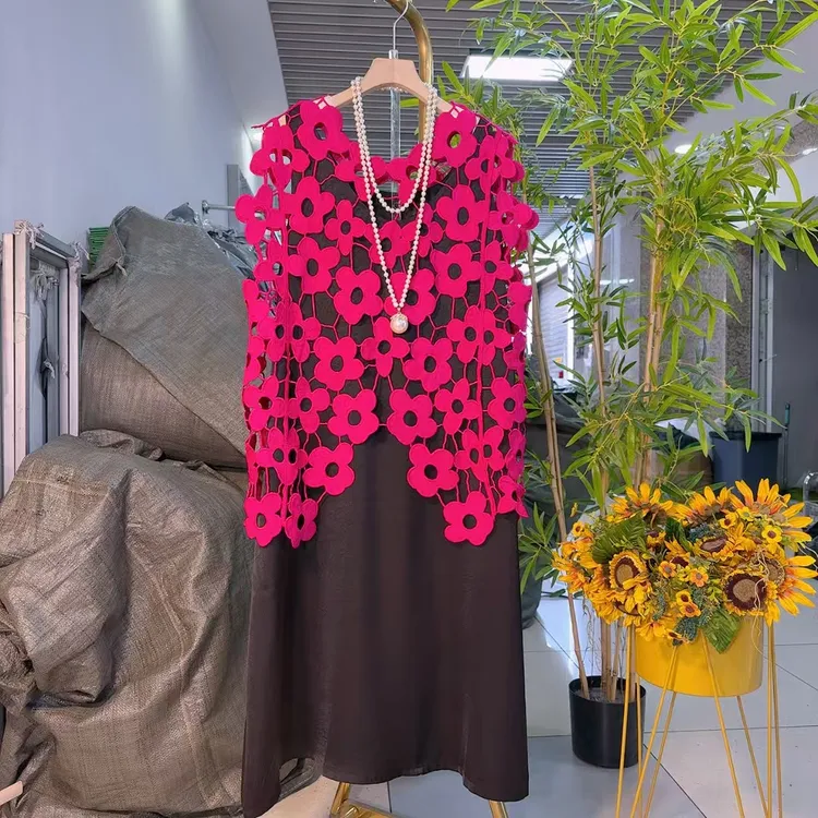 欧货时尚大花五叶草马甲搭配醋酸缎面连衣裙遮肉显瘦夏季上新009