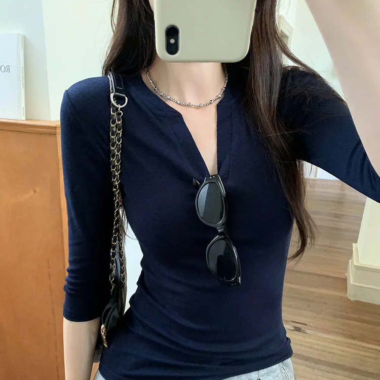 折扣法式独特别致正肩打底衫修身显瘦百搭品牌年秋季新款上衣