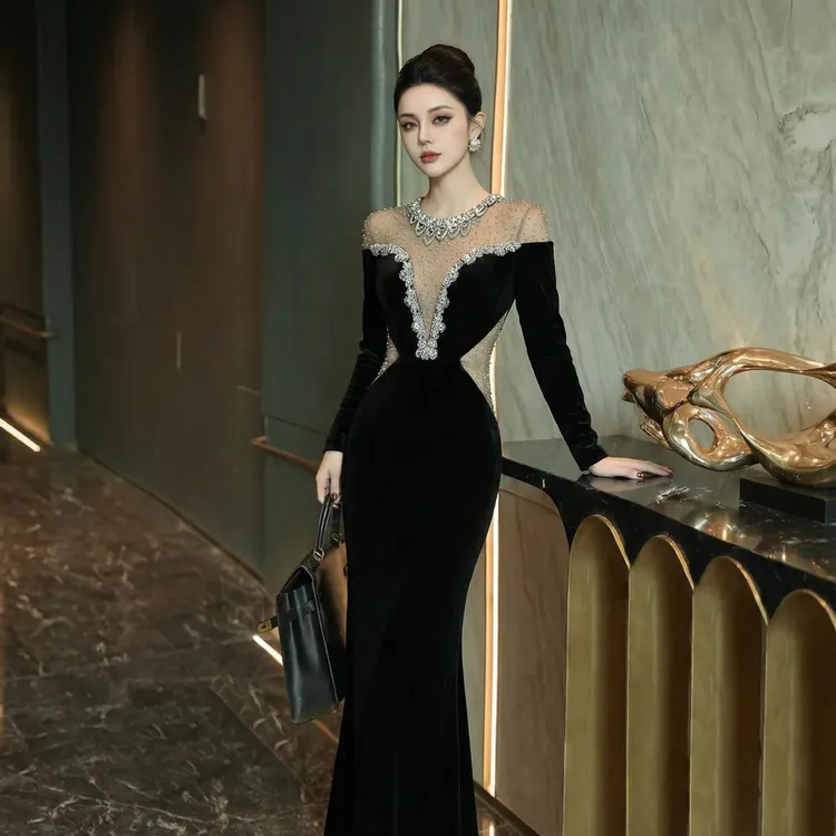 【FUNANI】显瘦2025小个子轻熟秋冬爆款保暖收腰女士连衣裙X2531028