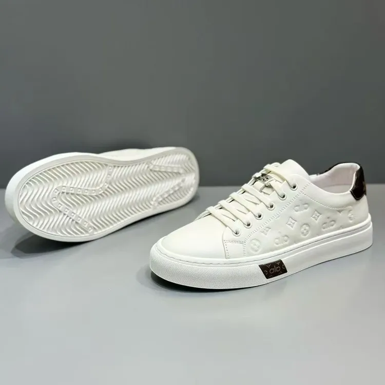 青年板鞋春秋透气休闲休闲板鞋时尚小白鞋鞋子潮流