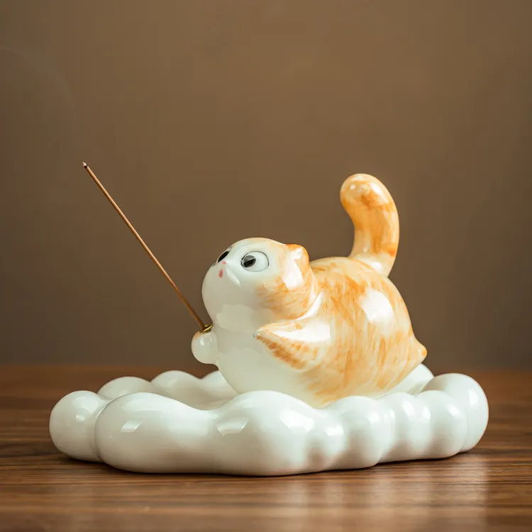 招财猫陶瓷创意可爱小猫咪线香插萌猫家用室内香座香薰炉茶宠摆件