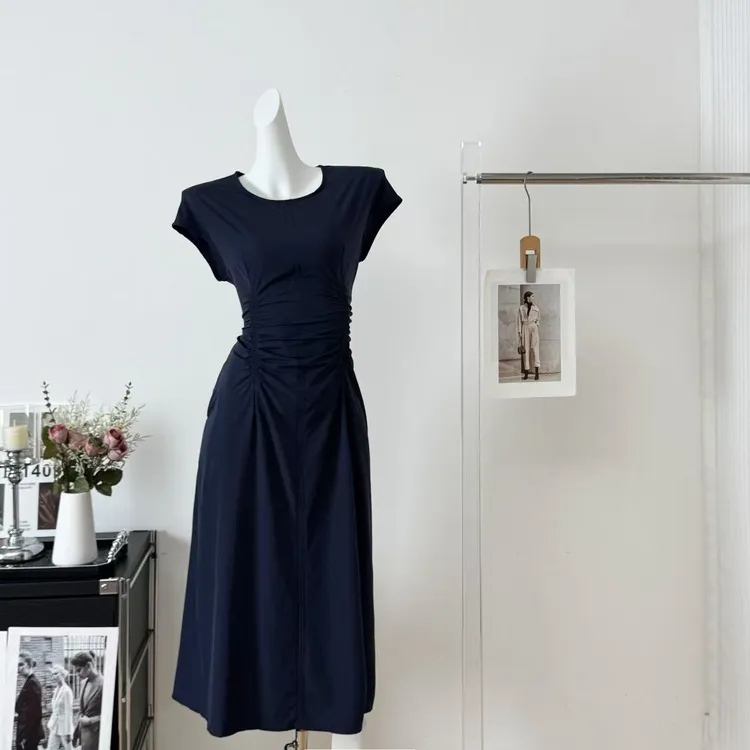 时尚抽褶连衣裙夏季新款气质设计感收腰显瘦裙子女设计师优雅