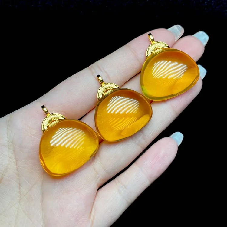 S925银镶嵌琥珀吊坠-多样性发其一-21*26.5*10mm-V02330-K（商城）