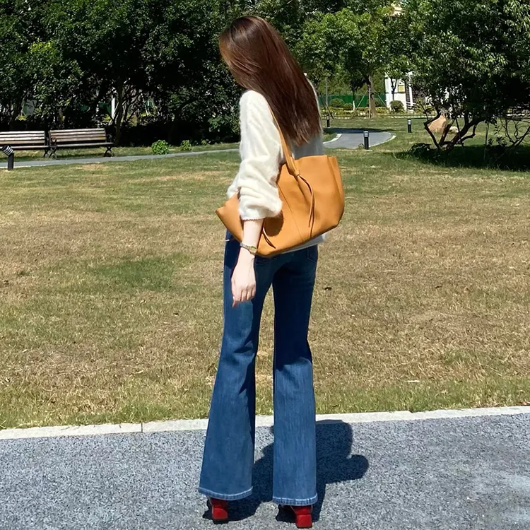 复古高腰微喇牛仔裤女2025秋季新款梨形显瘦修身弹力拖地喇叭裤子