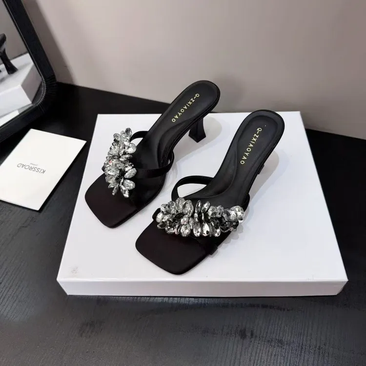 6厘米水钻花朵露趾高跟拖鞋女外穿2025新款粗跟气质百搭凉拖鞋女