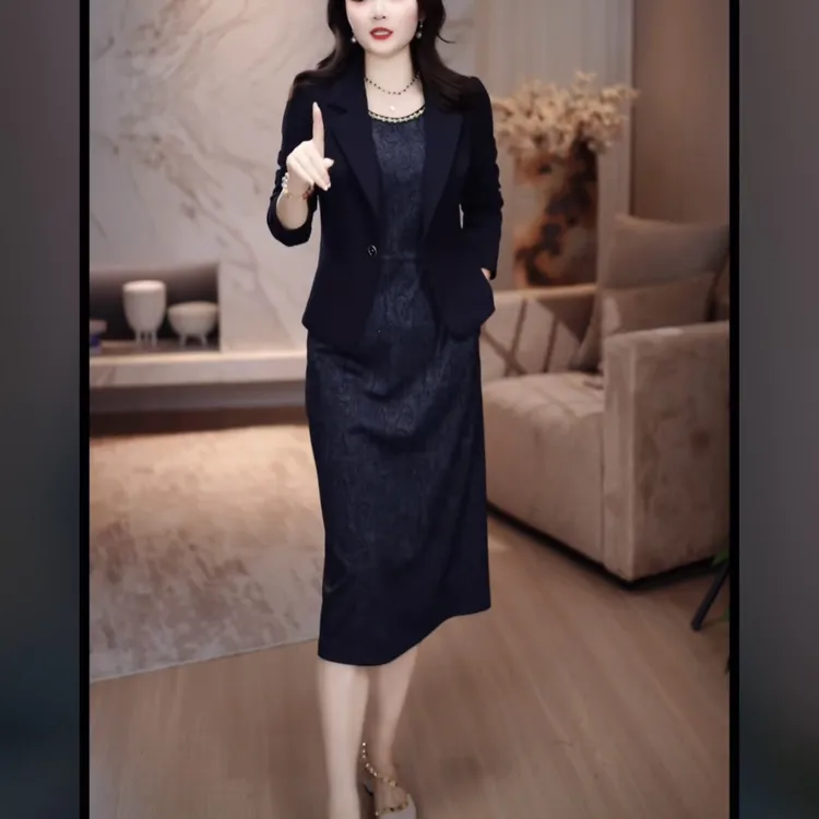 【西服外套+连衣裙】2025早秋新款高级感显瘦减龄时尚两件套连衣裙