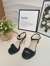 风时尚水钻一字带高跟凉鞋女夏季新款粗跟防水台凉鞋W6081-1