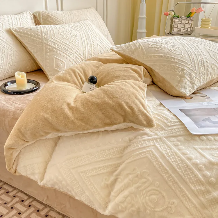 2025新款雕花牛奶绒简约风四件套秋冬加厚保暖牛奶绒床上用品被套