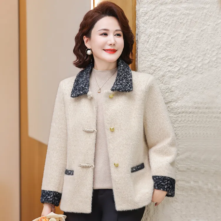 中年妈妈今年流行春装外套女2025新款中老年五十多岁洋气秋装衣服