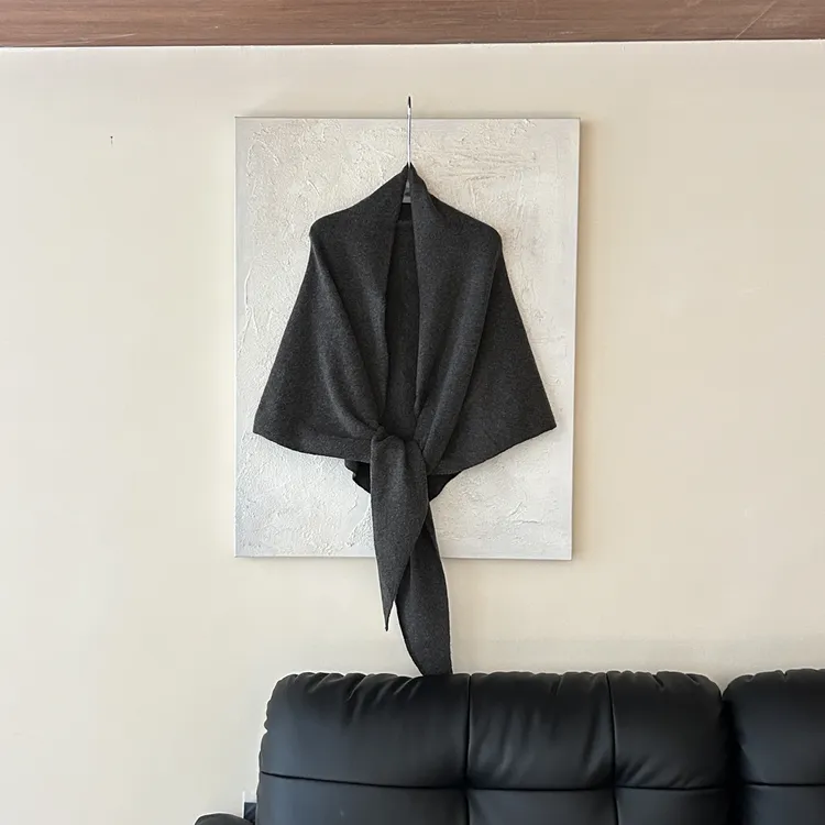 【赵小小yimao】M-7065 秋冬季新款通勤百搭纯色气质设计感大披肩