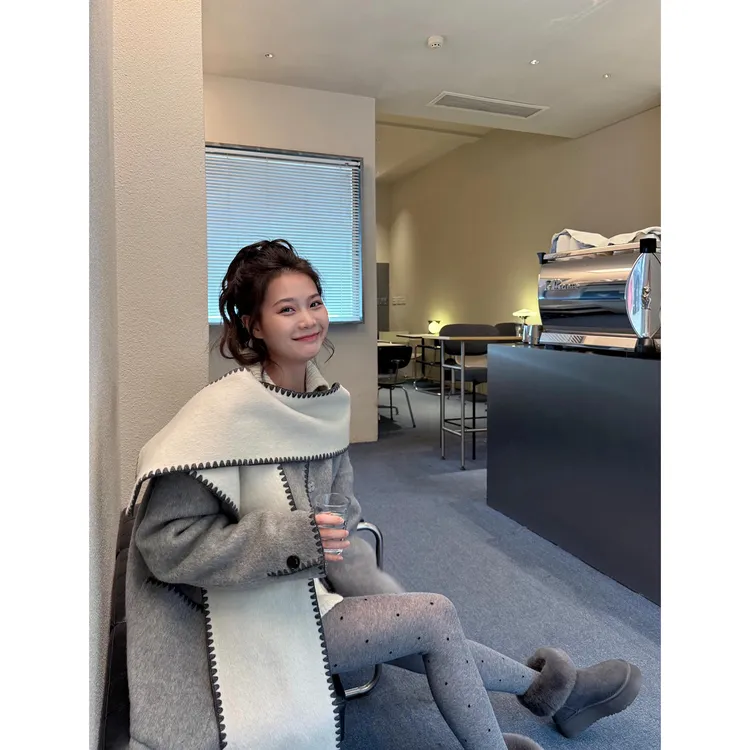 法式轻奢气质千金风设计感围巾领斗篷大衣女2025新款连帽毛呢外套