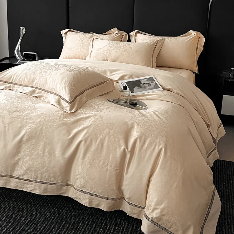 富安娜高端保暖A类床品套件婚庆大红四件套喜被加厚简约婚被绣花