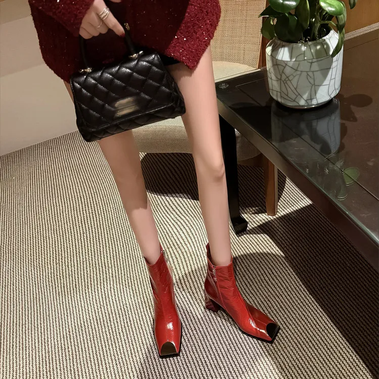 巨好看气质短靴2025冬季新款真皮短筒女靴子高跟马丁靴方头瘦瘦靴